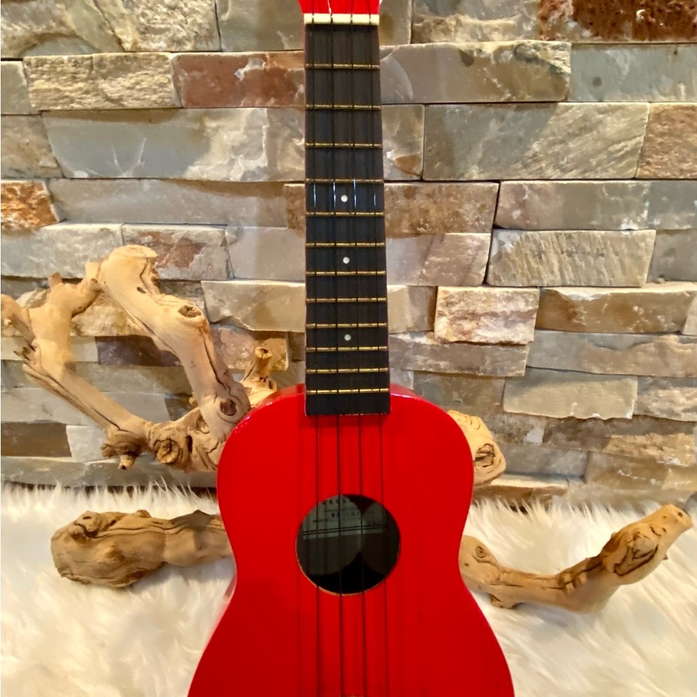 Ukelele. Kala Makala Shark Soprano Ukelele in Red Sea Finish. New!